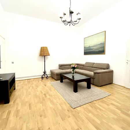 Republique Family Apartment Brașov Exterior foto