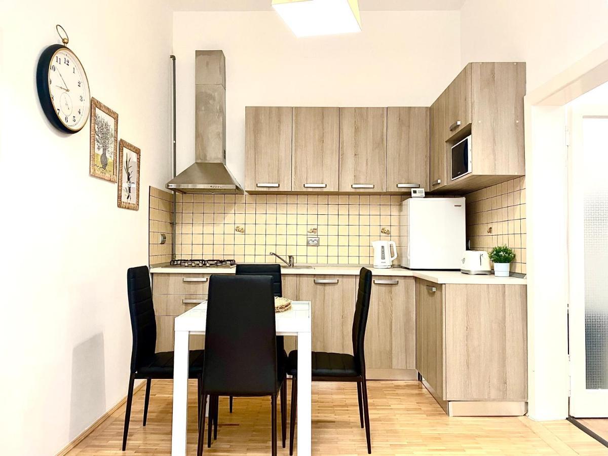 Republique Family Apartment Brașov Exterior foto