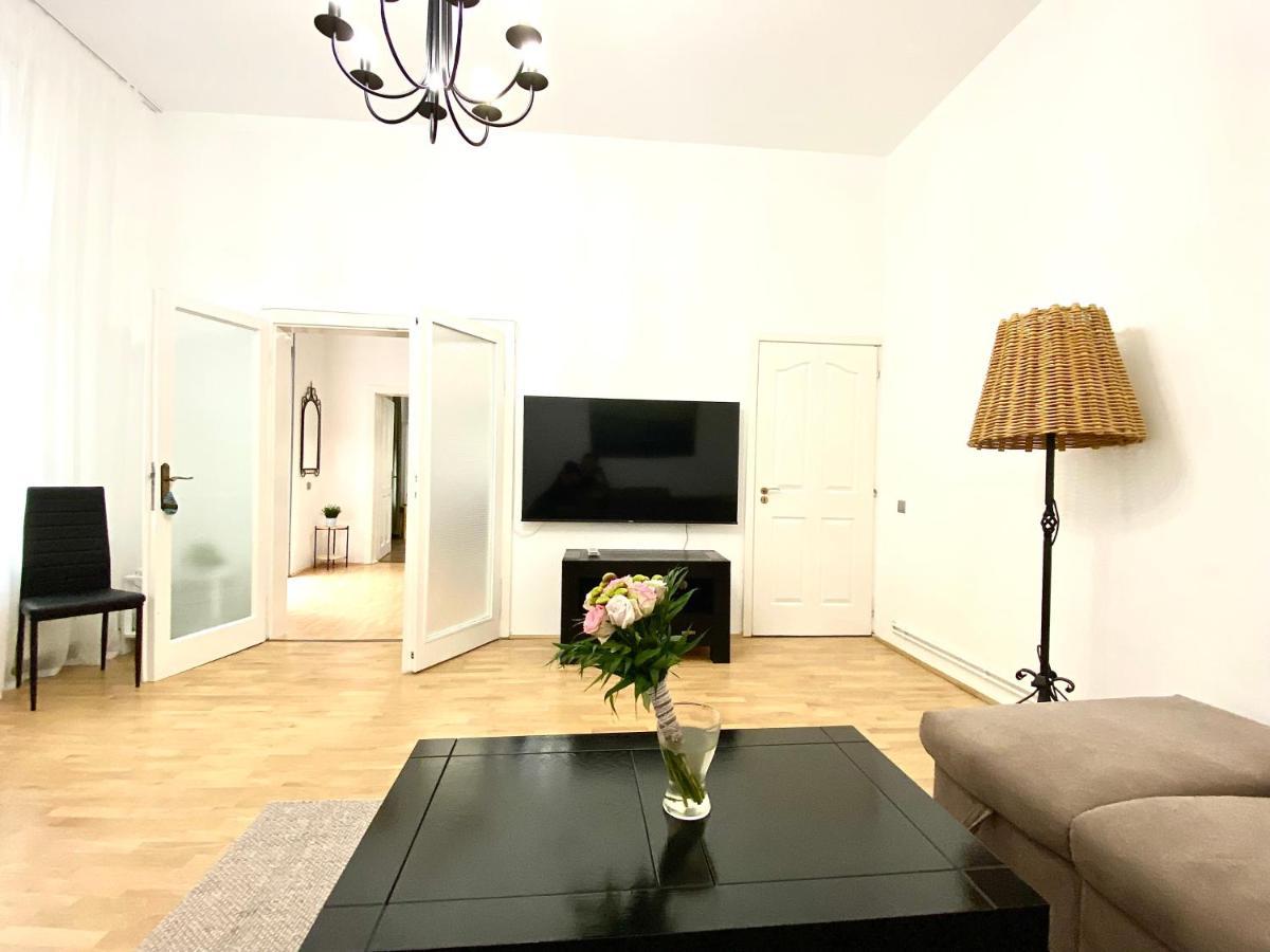 Republique Family Apartment Brașov Exterior foto